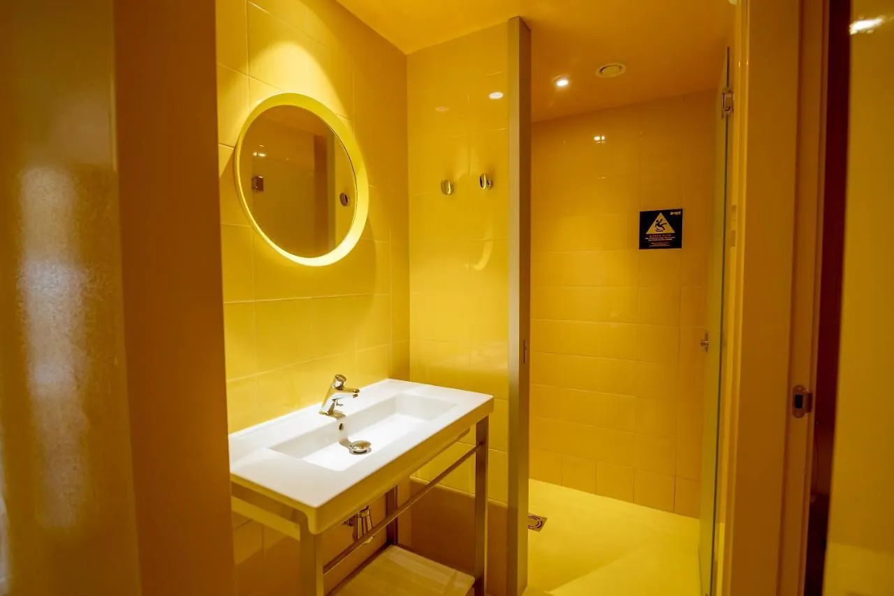 Amistat Island Hostel Ibiza - Albergue Juvenil Sant Antoni de Portmany
