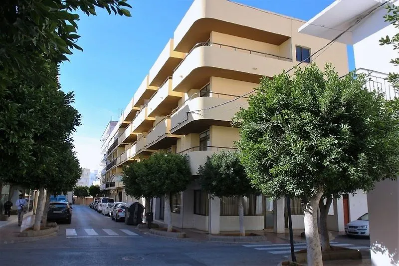 Amistat Island Hostel Ibiza - Albergue Juvenil Sant Antoni de Portmany