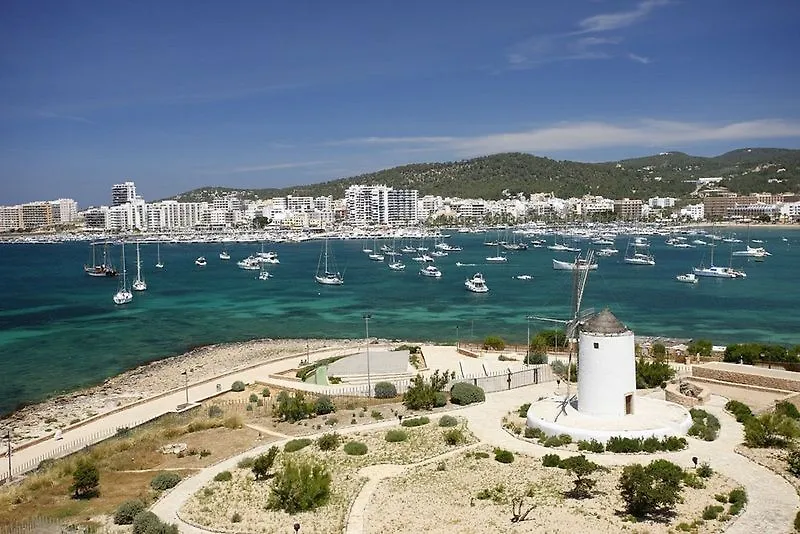 Amistat Island Hostel Ibiza - Albergue Juvenil